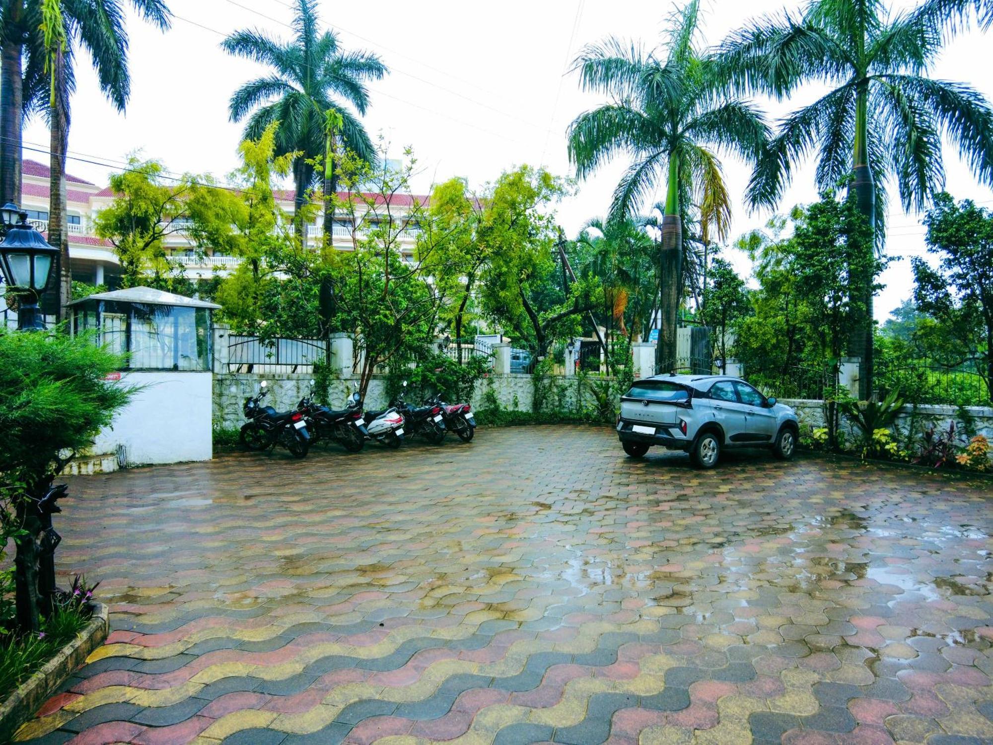 Treebo Reveniir Resort Lonavala Exterior photo